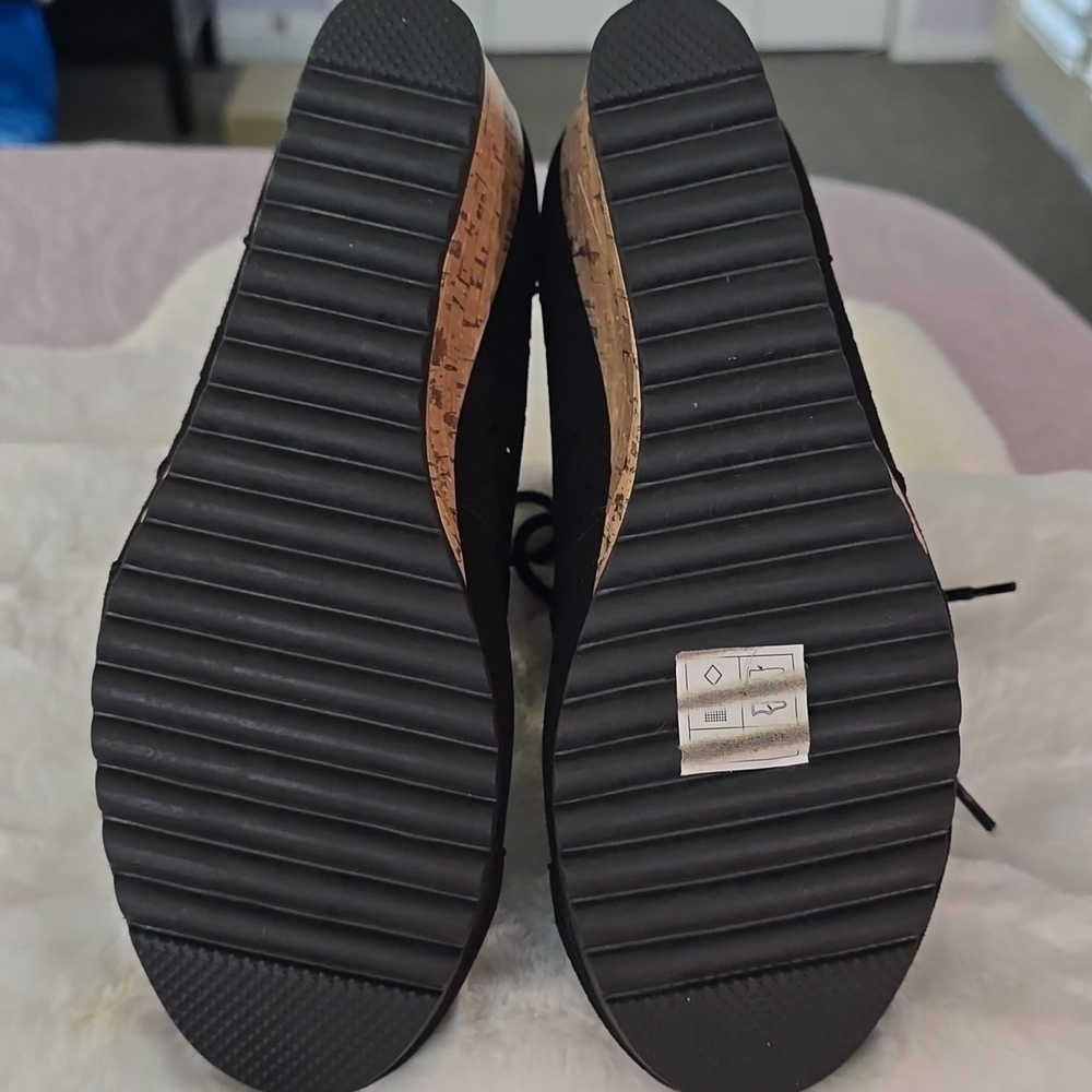 BOBS from Skechers Black - Memory Foam Wedge Bootie - Picture 8 of 10